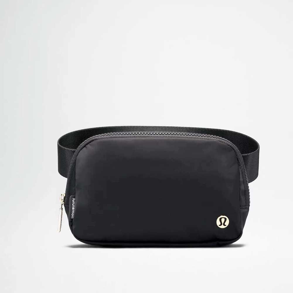 Lululemon everywhere belt bag